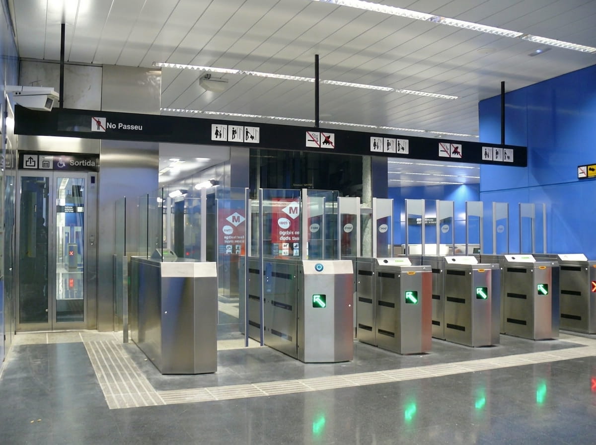 Linea 3 del Metro de Barcelona, estacion Roquetes